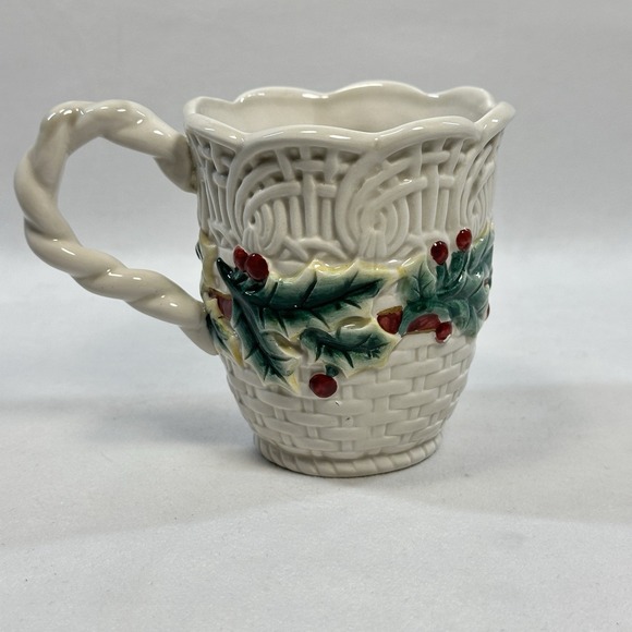 Fitz and Floyd Essentials Christmas Holiday Wreath Mug Set Of 4 - Picture 9 of 16